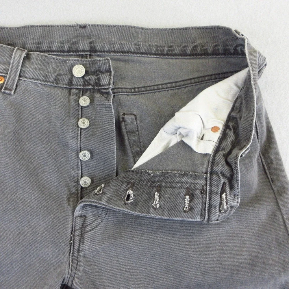 Levis Premium 501 Jeans Mens 34x32 (34x31) Gray Button Fly 100% Cotton EUC